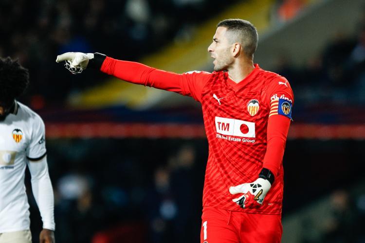 官方:34岁瓦伦西亚门将多梅内克因家人健康问题宣布退役